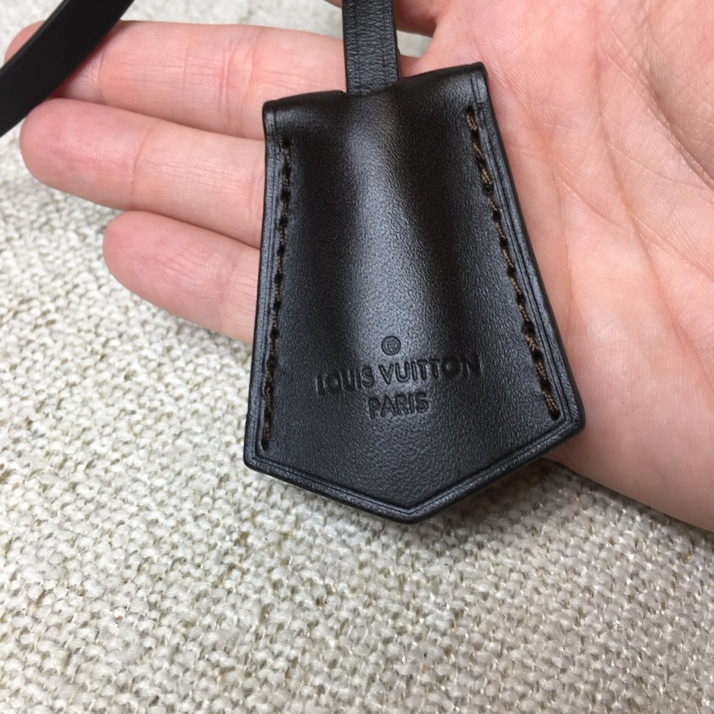 Authentic Louis Vuitton chocolate brown pouch with nametag EXCELLENT CONDITION - Picture 11 of 12